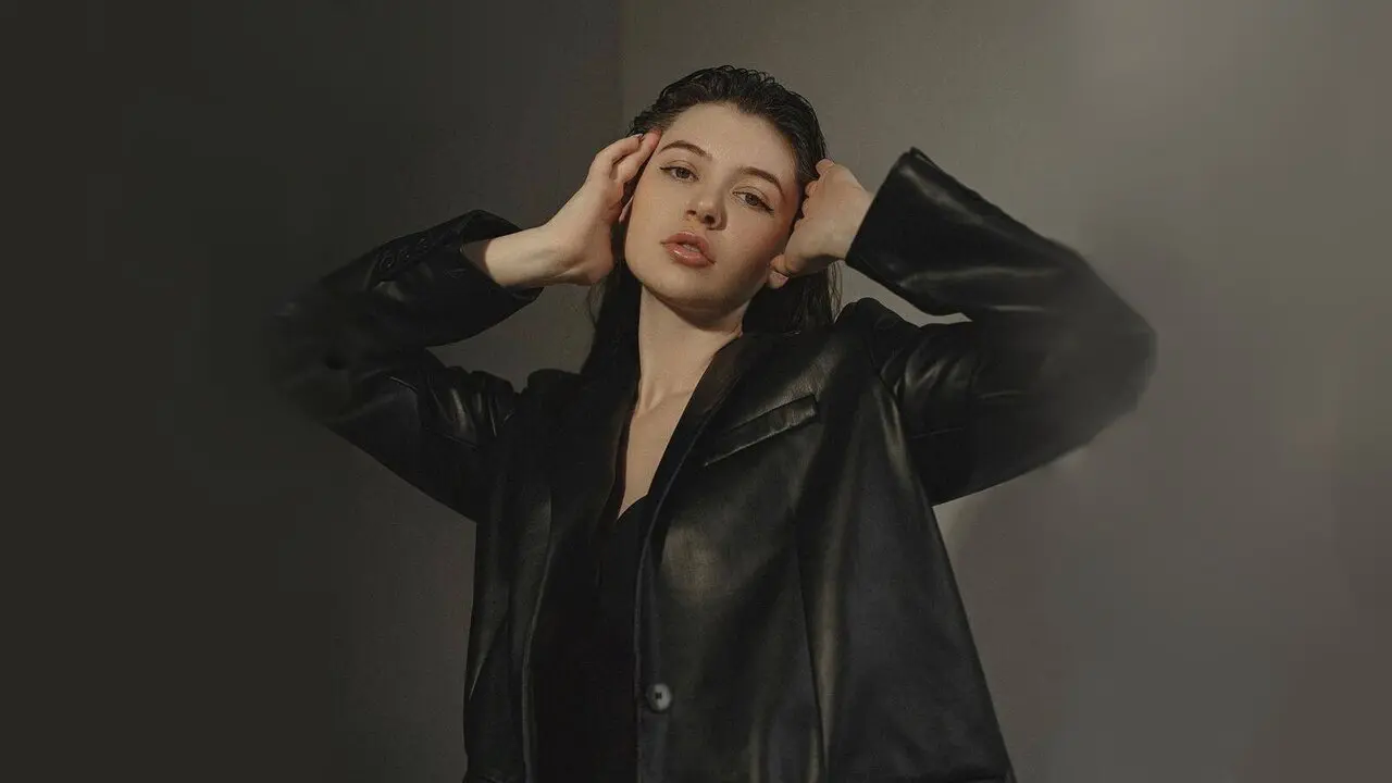 Join MissaCrystall’s Live Webcam Show