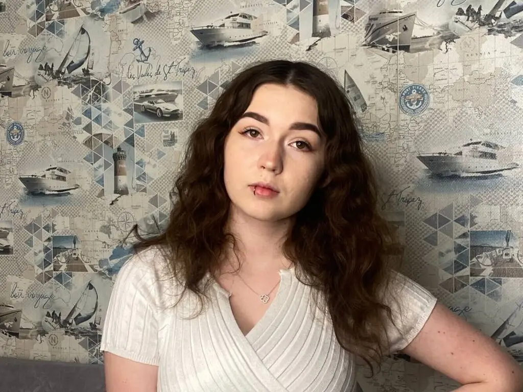 Join MoiraBraddy’s Live Webcam Show
