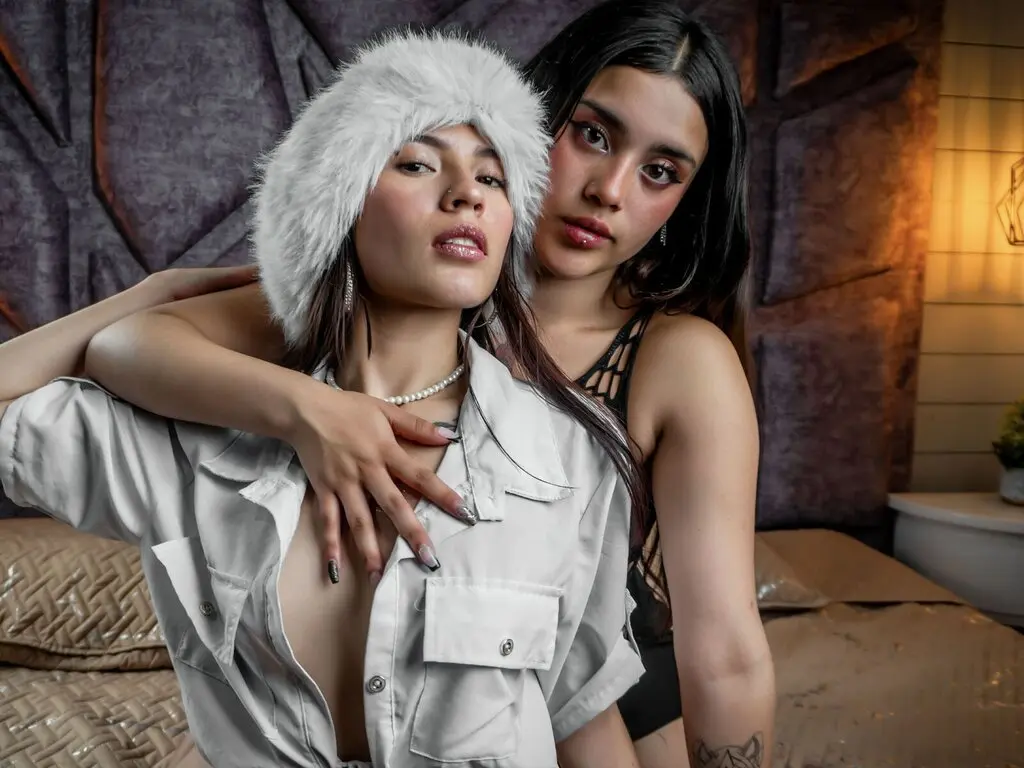 Join NaiaraAndDhalila’s Live Webcam Show