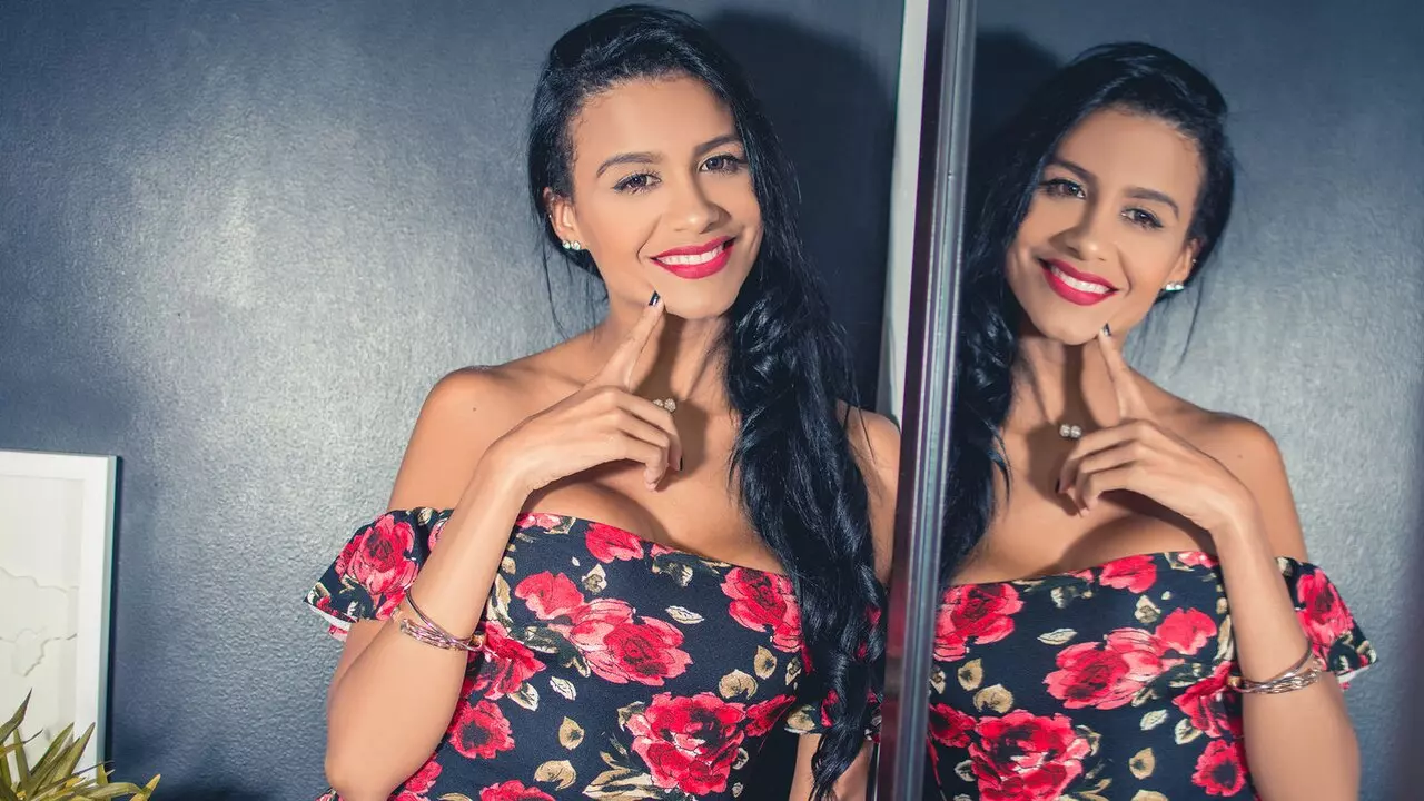 Join NatashaSaenz’s Live Webcam Show