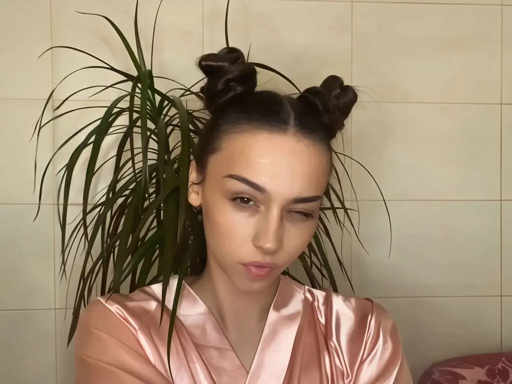 Join NonnaGrey’s Live Webcam Show