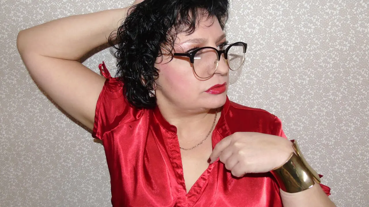 Join Oliviyacats’s Live Webcam Show