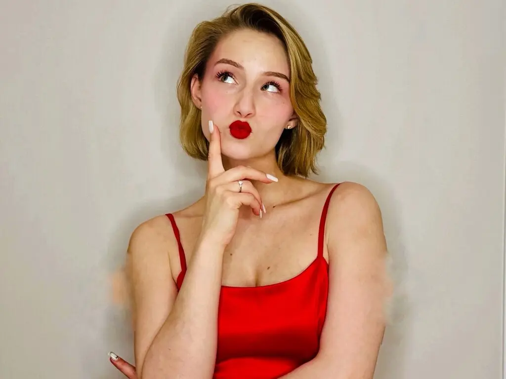 Join PaniniDolce’s Live Webcam Show