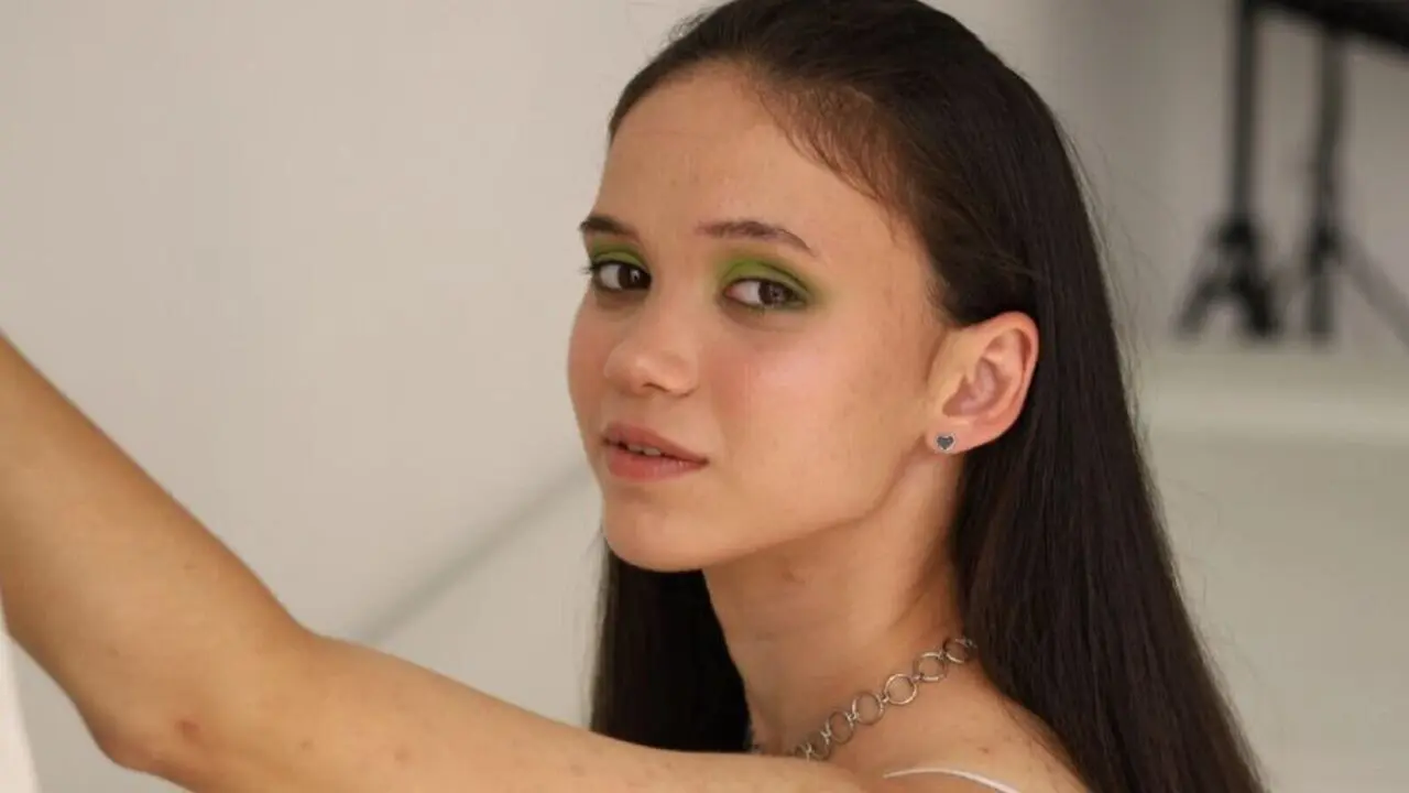 Join PansySeveryn’s Live Webcam Show