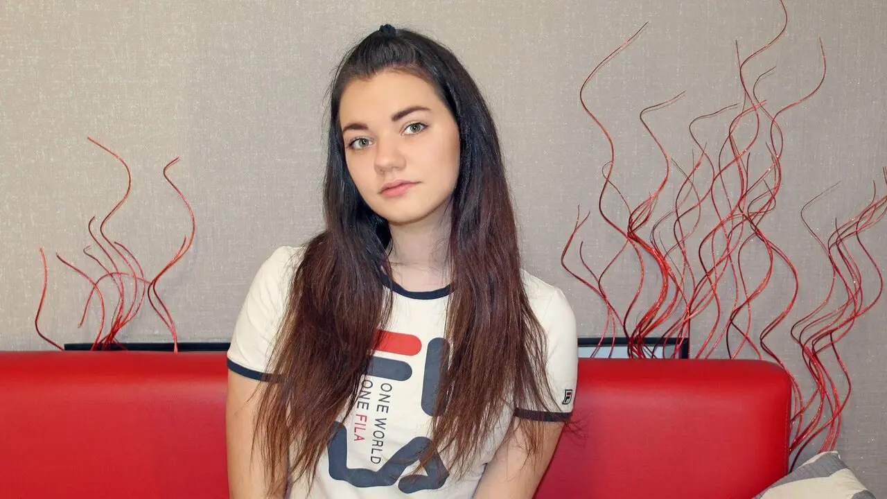 Join PaulaAlen’s Live Webcam Show