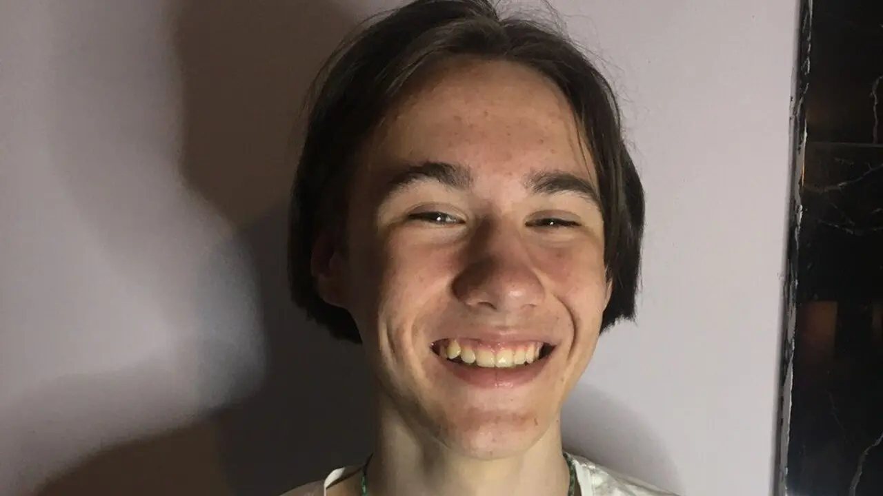 Join PeteBennet’s Live Webcam Show