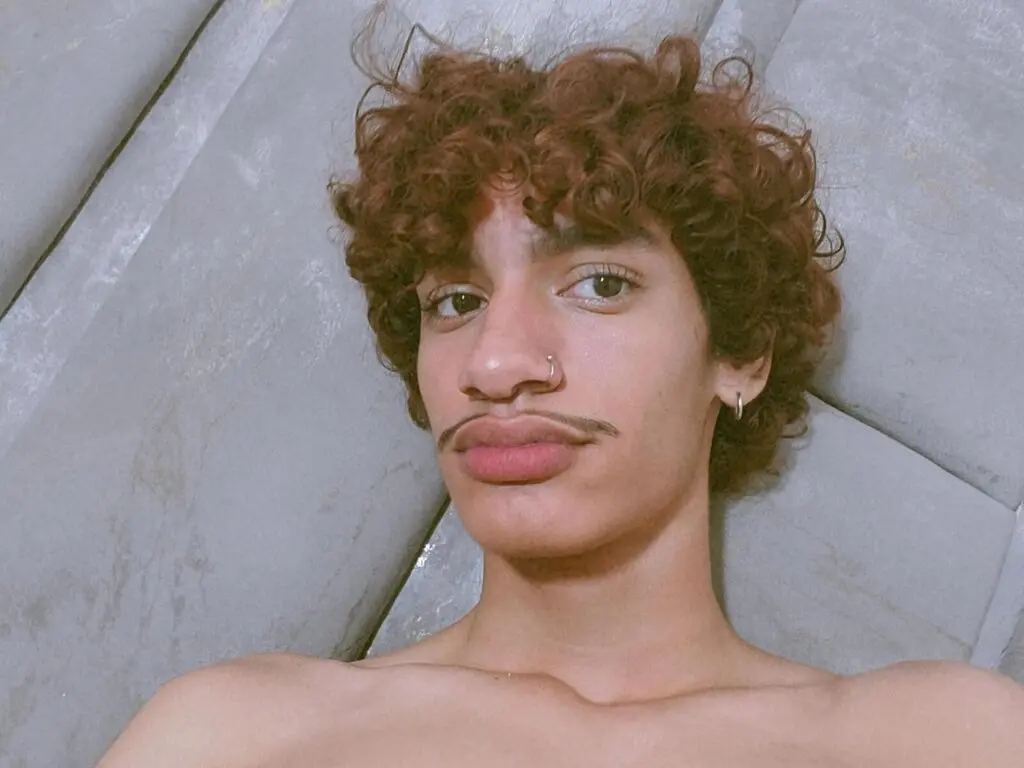 Join PeterDemian’s Live Webcam Show