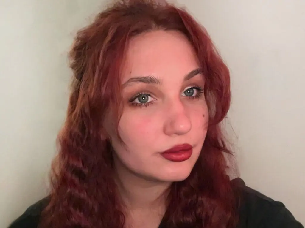 Join PolinMalin’s Live Webcam Show