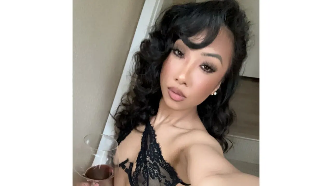 Join PreeminentJessss’s Live Webcam Show