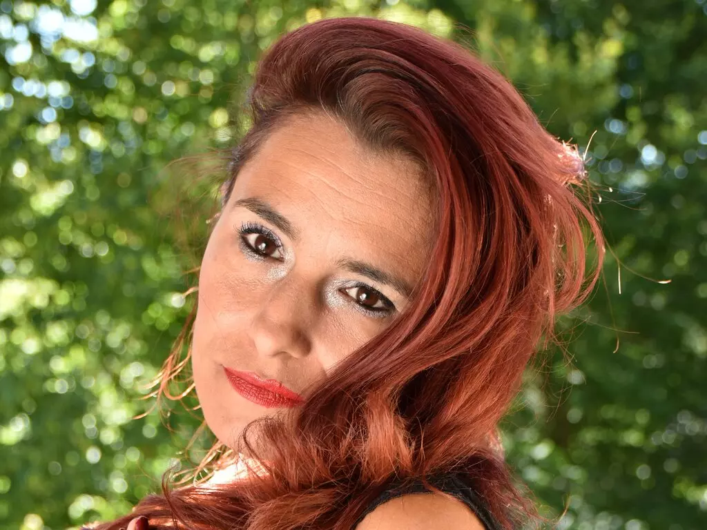 Join RobertaCris’s Live Webcam Show