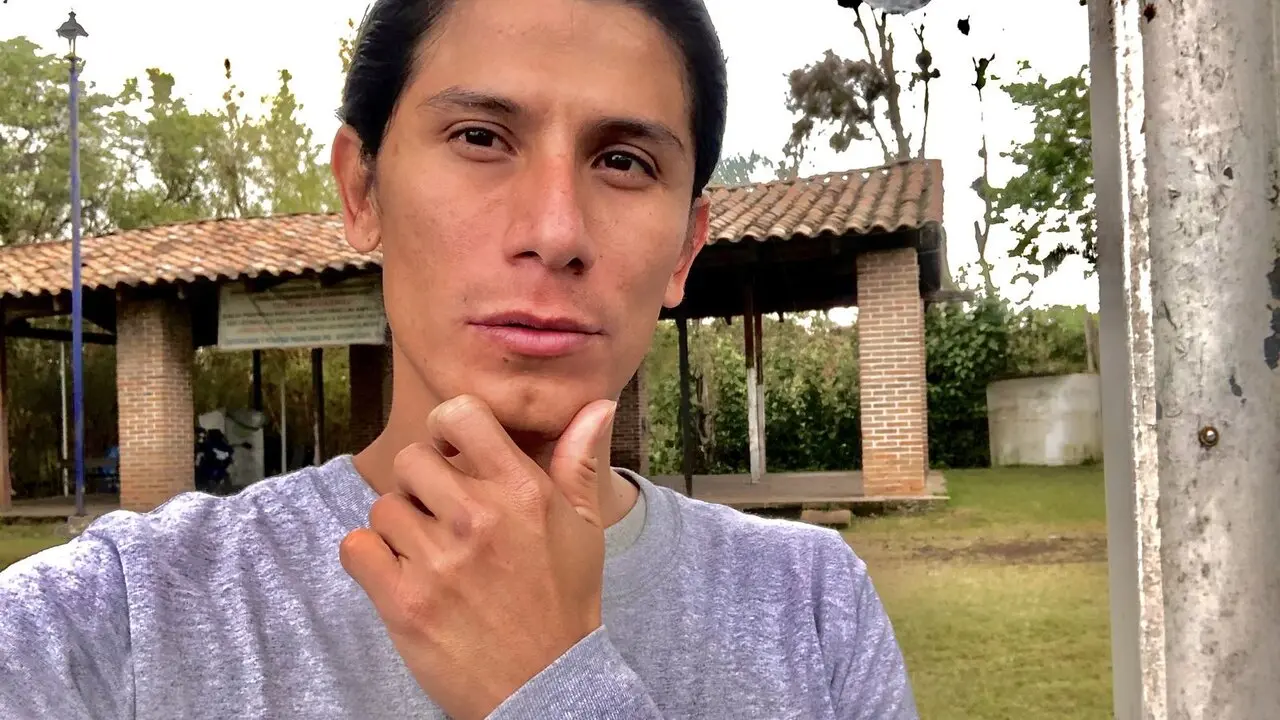 Join RodriguezIsaias’s Live Webcam Show