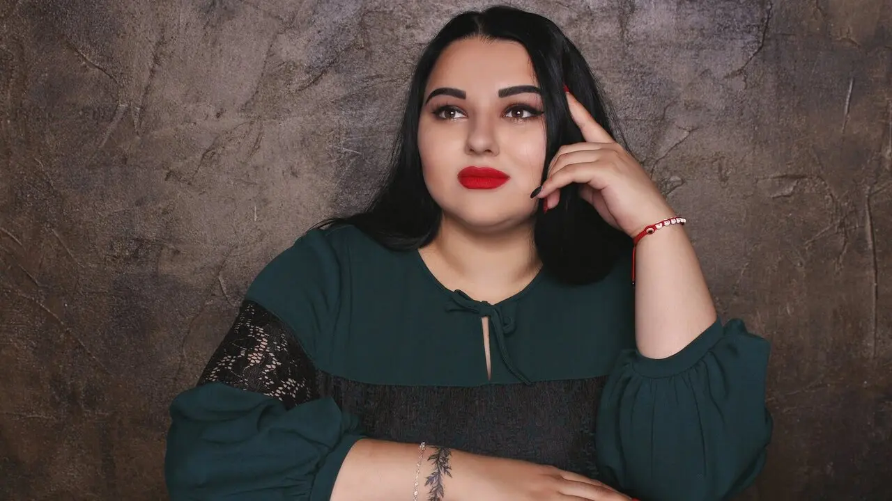 Join RosalineFlow’s Live Webcam Show