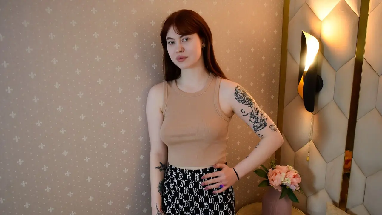 Join RowenaCoule’s Live Webcam Show