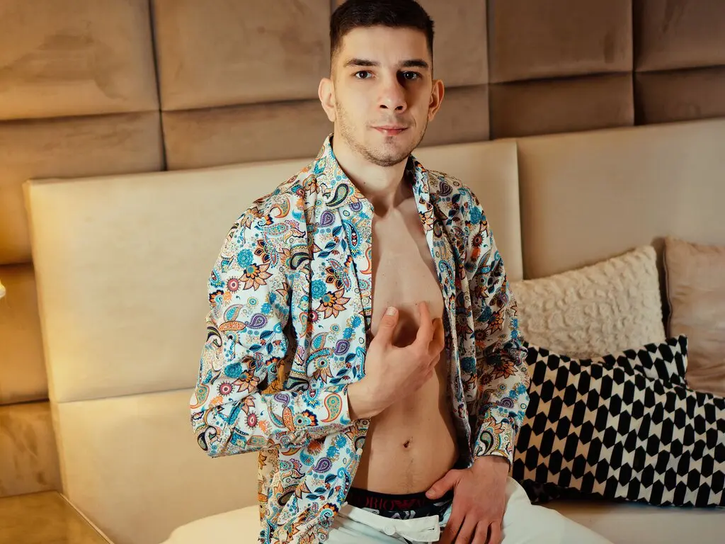 Join RyanGlider’s Live Webcam Show