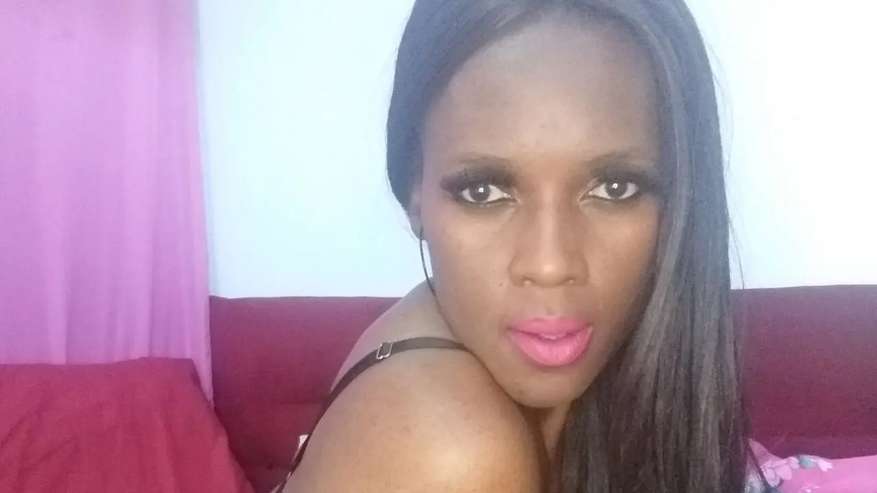 Join SamanthaBey’s Live Webcam Show