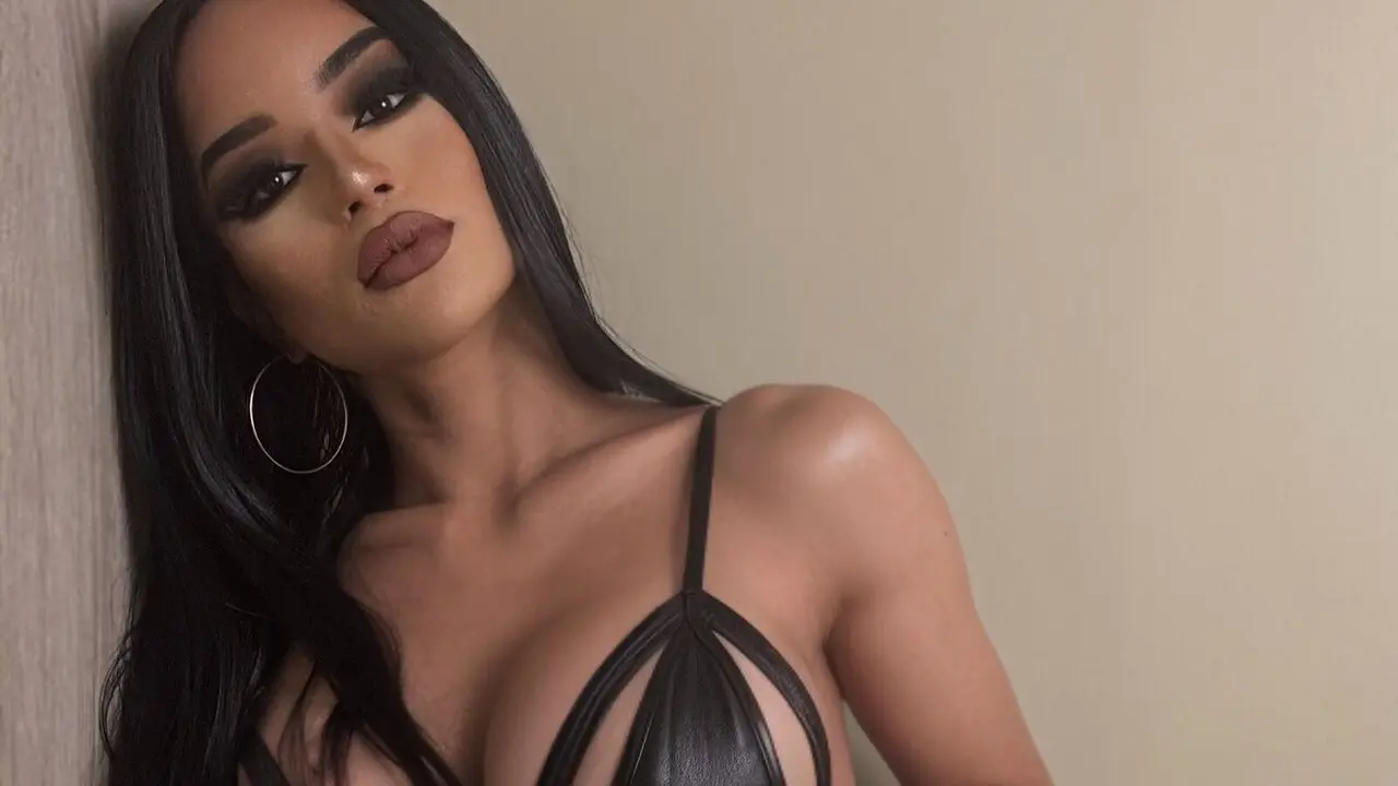 Join SamanthaPerth’s Live Webcam Show