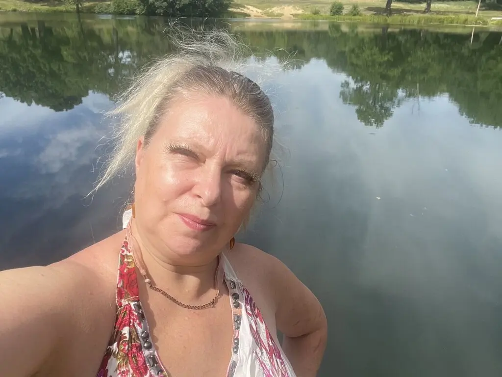 Join SandraSolarwind’s Live Webcam Show