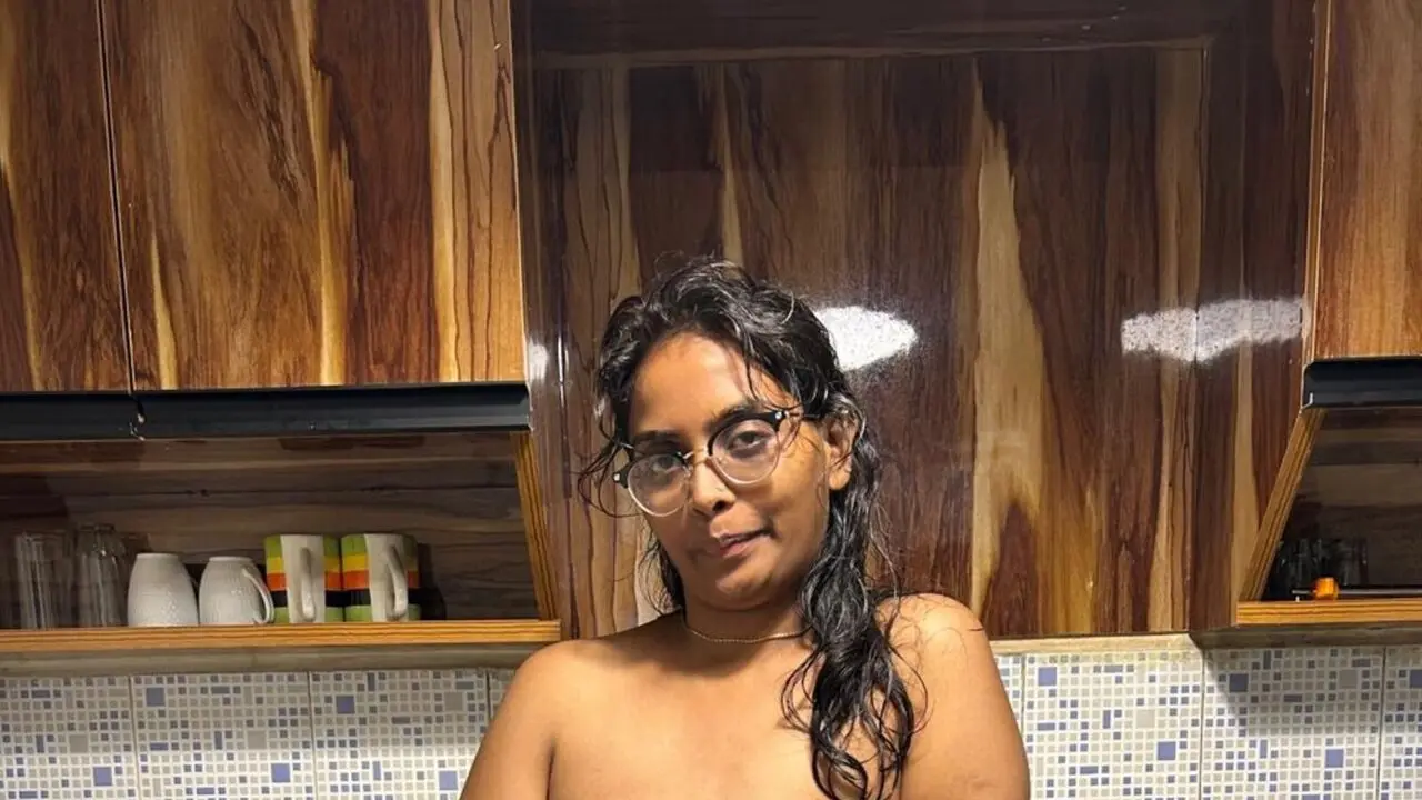 Join SanjuSanjana’s Live Webcam Show