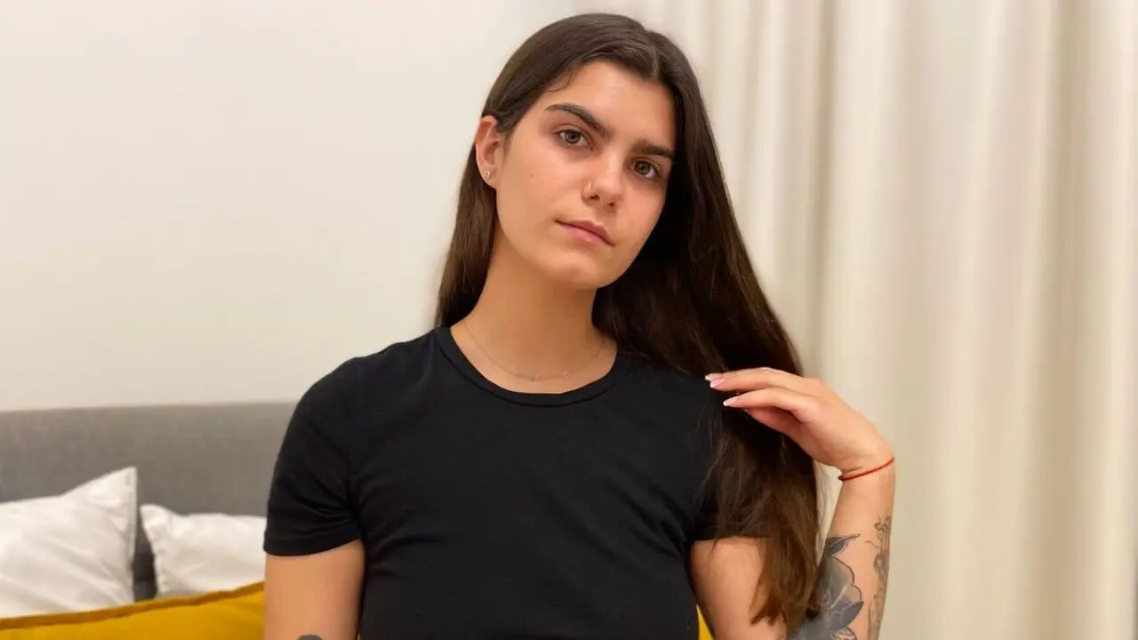 Join SansaraMay’s Live Webcam Show