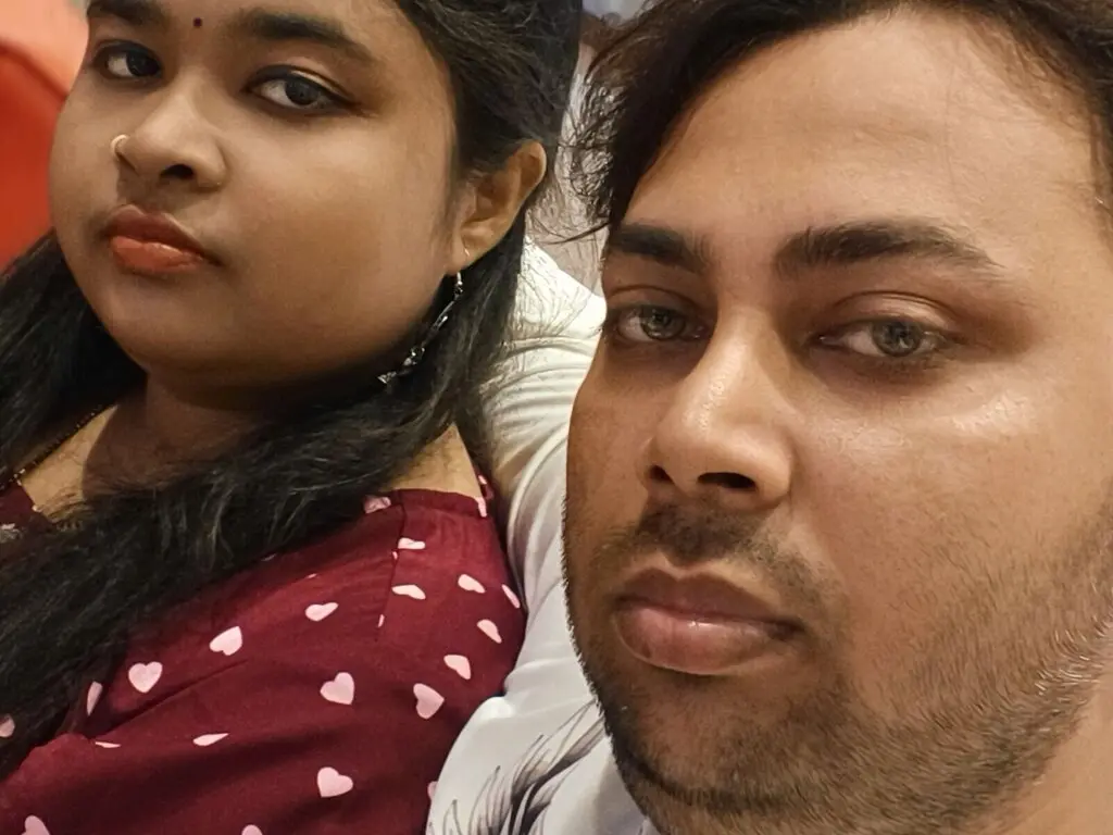 Join SarmilaAndRahulj’s Live Webcam Show