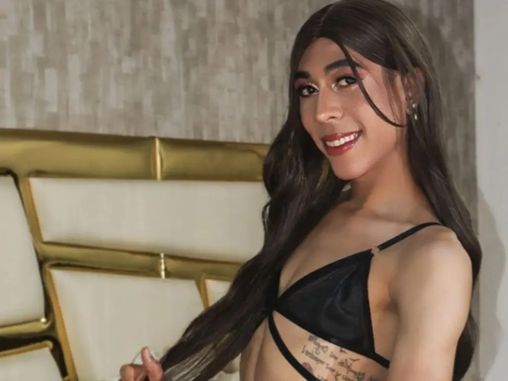 Join ShaynaRosc’s Live Webcam Show