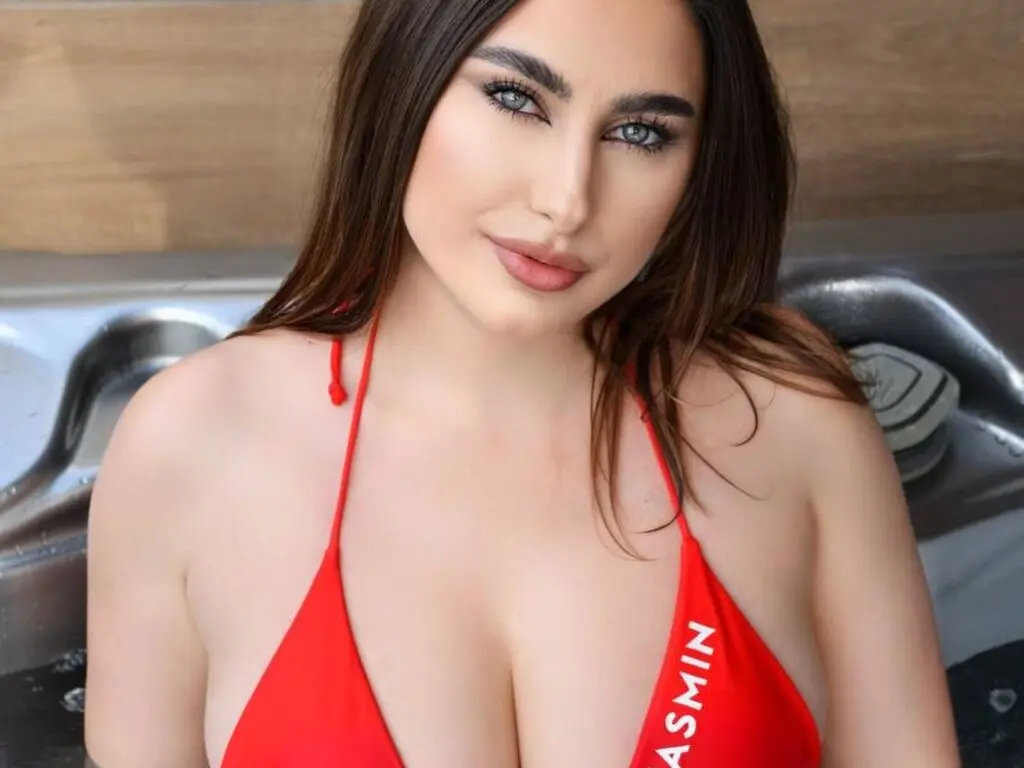 Join SieraRain’s Live Webcam Show