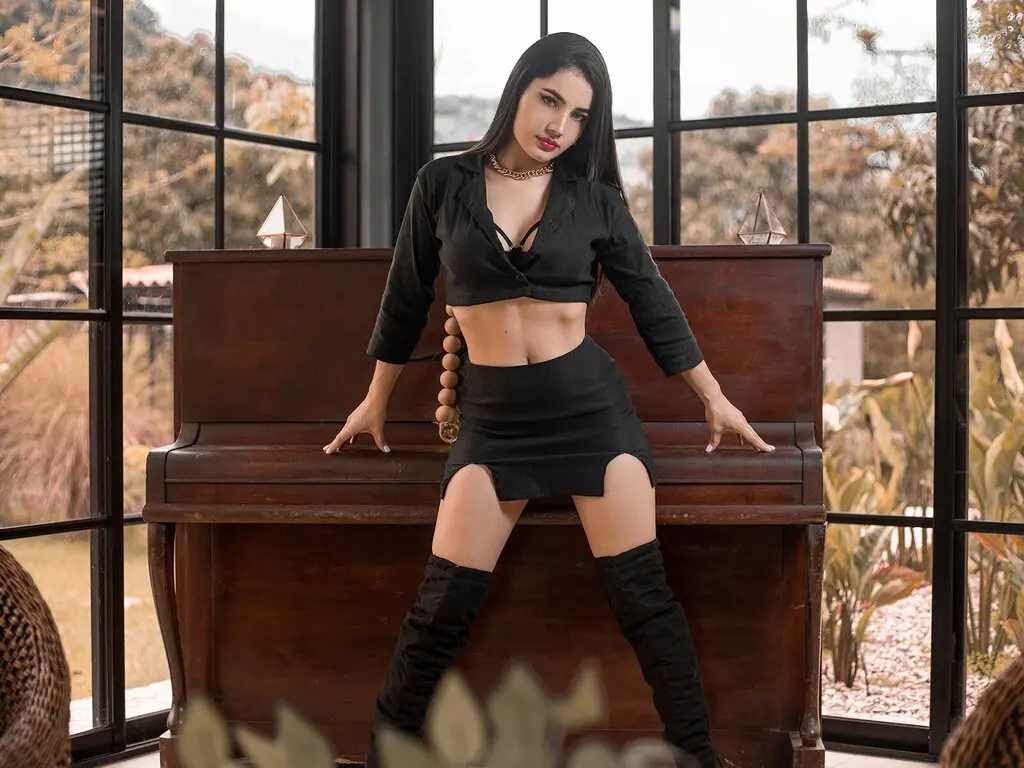 Join SoffiaPerez’s Live Webcam Show