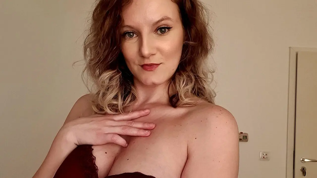 Join SofiaDavid’s Live Webcam Show
