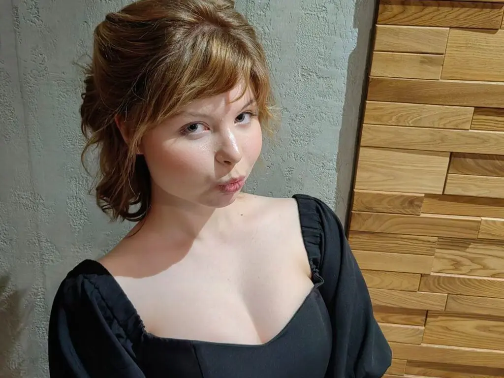 Join StellaVanila’s Live Webcam Show