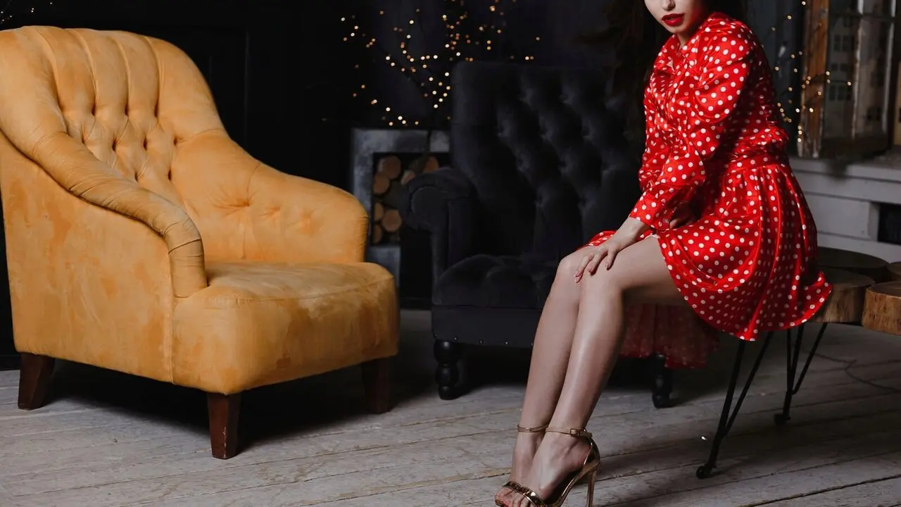 Join SugarMonika’s Live Webcam Show