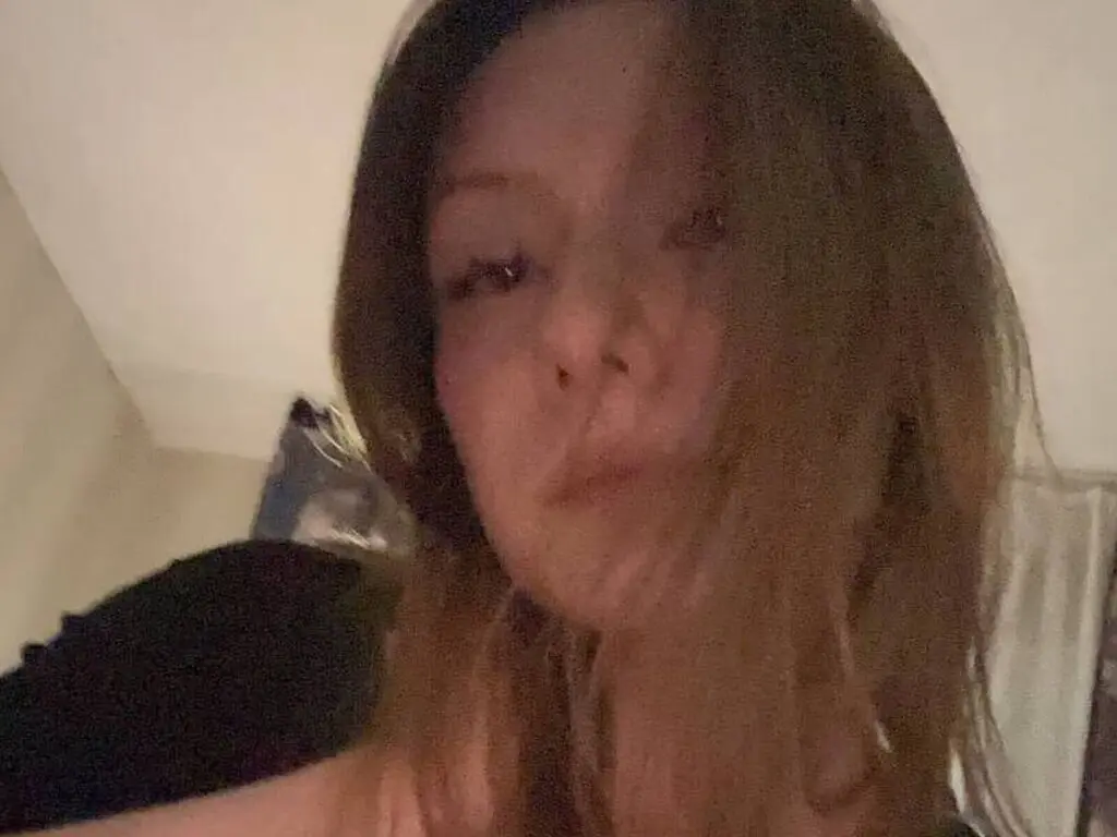 Join TammyRowe’s Live Webcam Show
