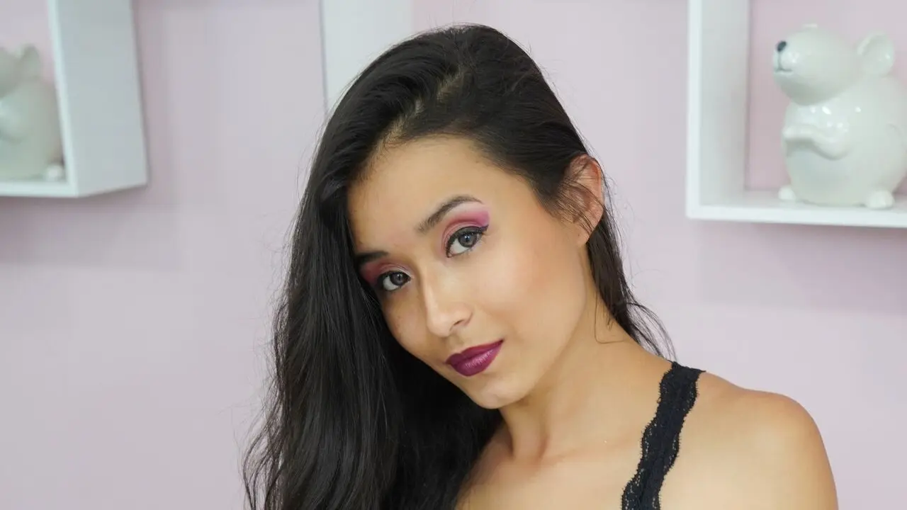 Join TaylorRobins’s Live Webcam Show
