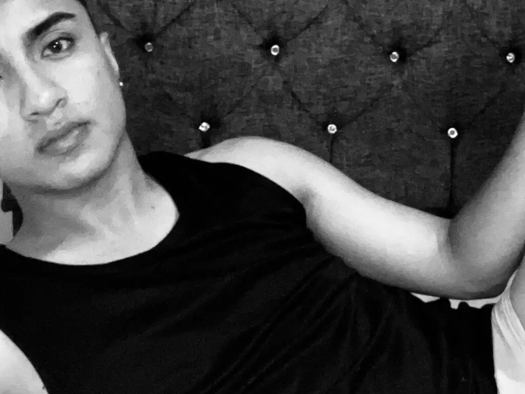Join ThiagoCastell’s Live Webcam Show