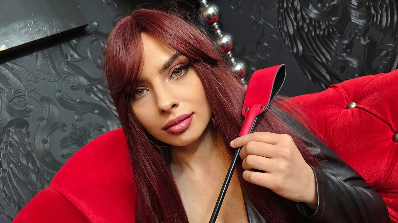 Join TiaRay’s Live Webcam Show