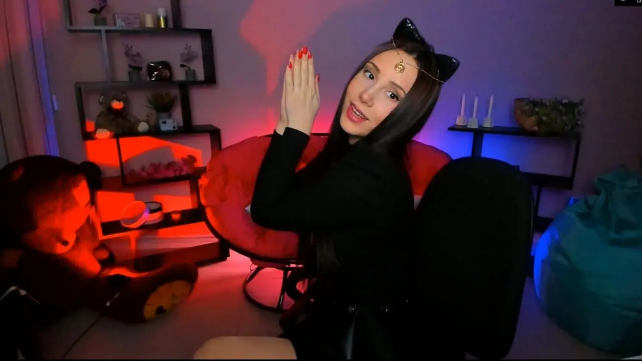 Join TianaWard’s Live Webcam Show