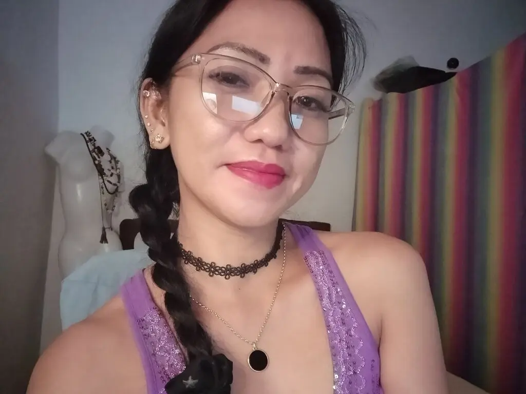 Join TinaJennah’s Live Webcam Show